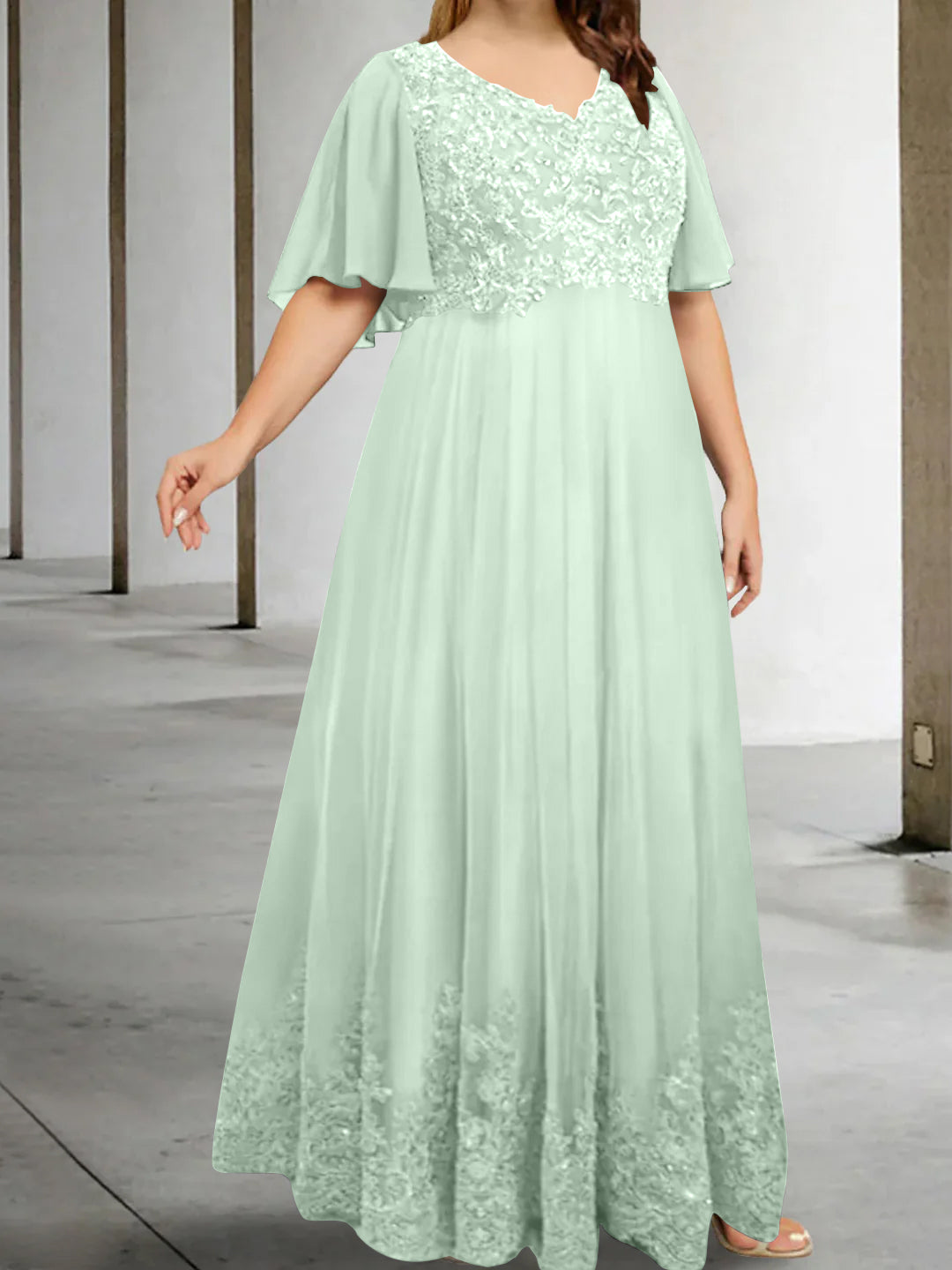 A-Line/Princess V-Neck Half Sleeves Floor-Length Plus Size Mother of the Bride Dresses with Appliques
