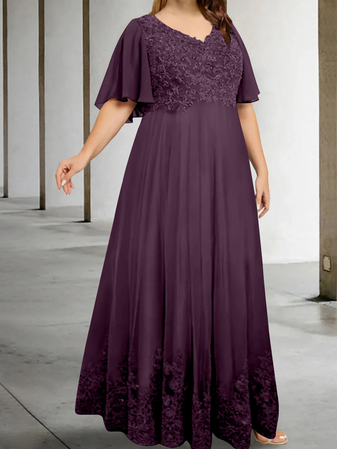 A-Line/Princess V-Neck Half Sleeves Floor-Length Plus Size Mother of the Bride Dresses with Appliques