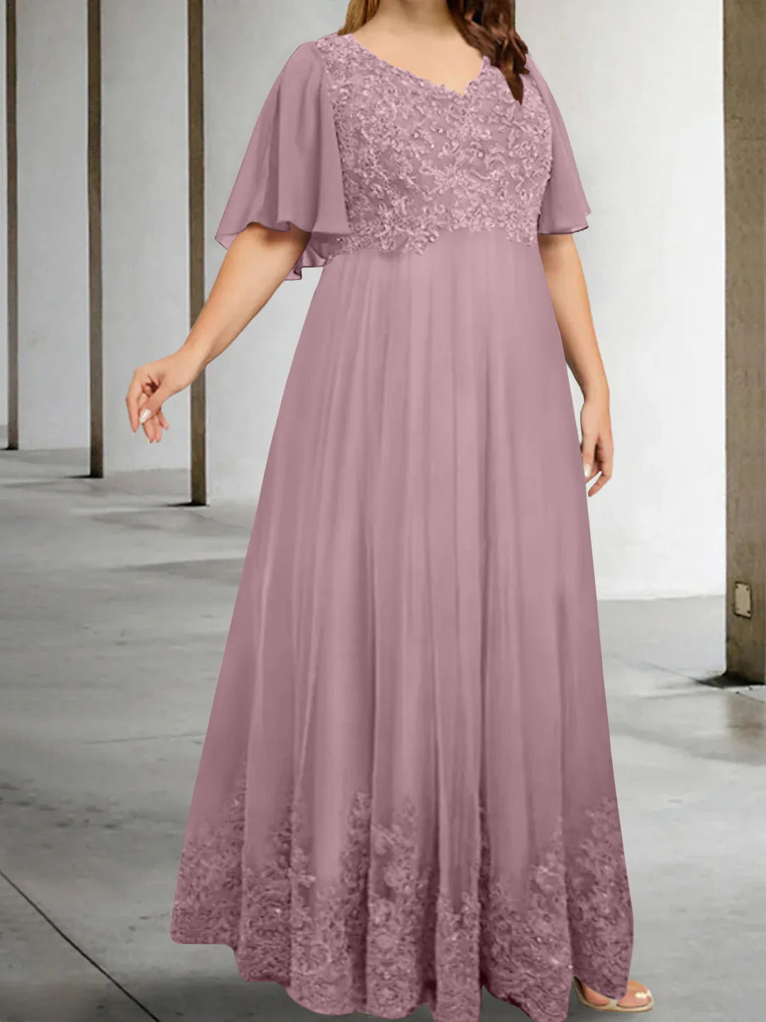 A-Line/Princess V-Neck Half Sleeves Floor-Length Plus Size Mother of the Bride Dresses with Appliques