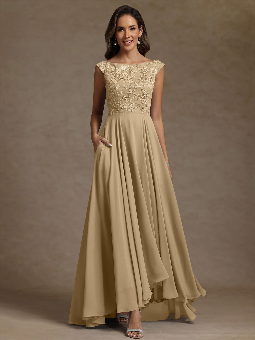 A-Line/Princess Scoop Chiffon Mother of the Bride Dresses Lace Sequins Floor-Length Sleeveless Pleated Champagne