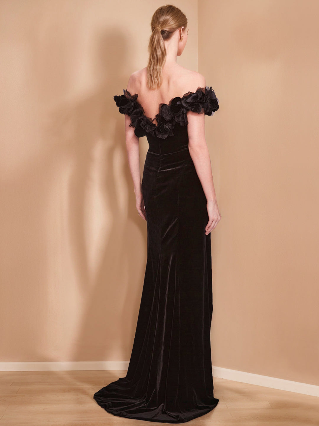 Sheath/Column Off-the-Shoulder Short Sleeves Floor-length Velvet Evening Dresses with Ruffles