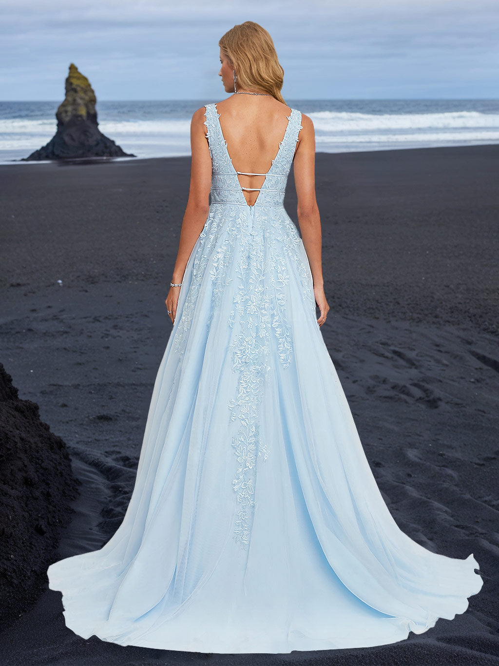 A-Line/Princess V-Neck Sleeveless Floor-Length Prom Dresses with Appliques