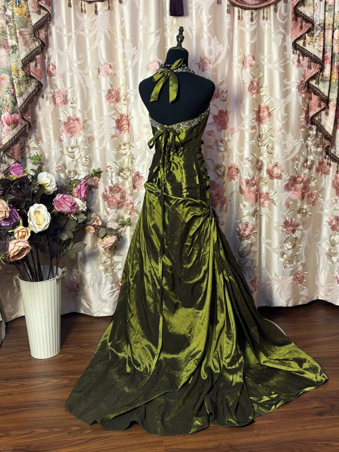 Halter Formal Evening Ball Gowns 2026 Classic Women's A-Line/Princess Halter Neck Sleeveless Floor-Length Taffeta Prom Dress, As Pic