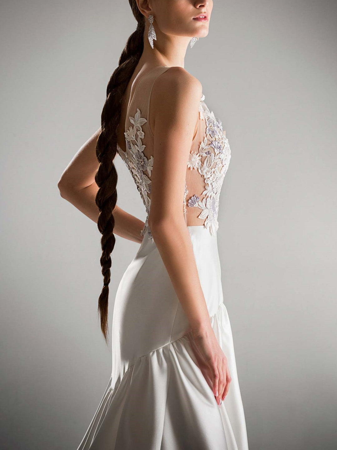 A-Line/Princess V-neck sleeveless Asymmetrical Wedding Dress with Applique