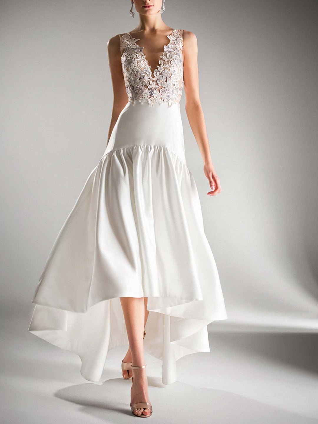 A-Line/Princess V-neck sleeveless Asymmetrical Wedding Dress with Applique