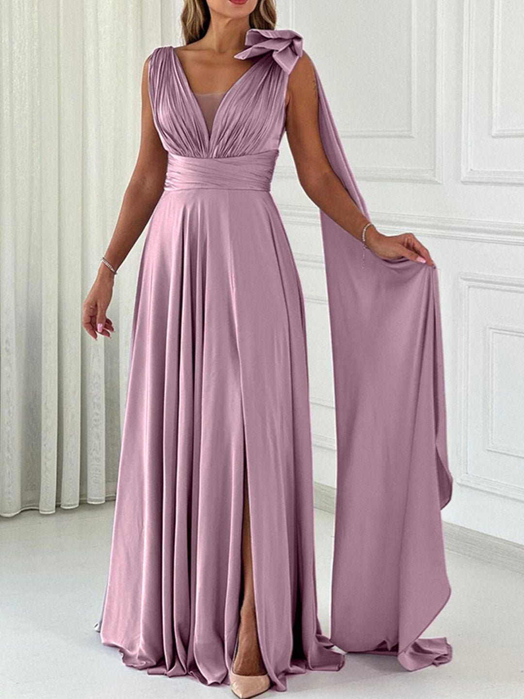 A-Line/Princess V-neck Sleeveless Floor-Length Bow(s) Split Front Wedding Guest Dresses