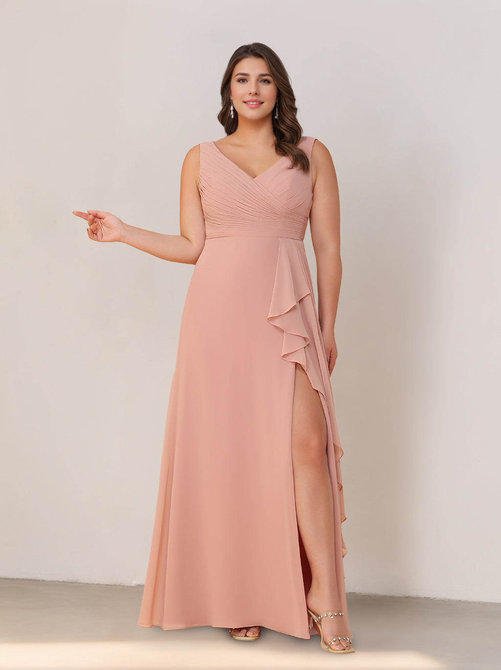 A-Line/Princess V-Neck Sleeveless Floor-Length Chiffon Plus Size Bride - Mondressy A-Line/Princess V-Neck Sleeveless Floor-Length Chiffon Plus Size Bride - Mondressy