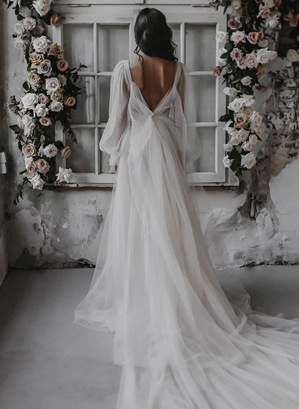a line princess v neck dress Tulle Bridal Wedding Dresses 2026 Chic Women's Ball Gown A-Line Deep V-Neck Long Sleeves Floor-Length Beach Wedding Gowns with Bowknot, Ivory
