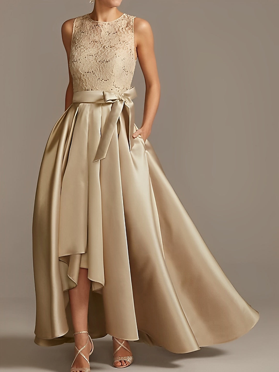 A-Line/Princess Jewel Neck Sleeveless Mother Of The Bride Dresses With Pleats Lace