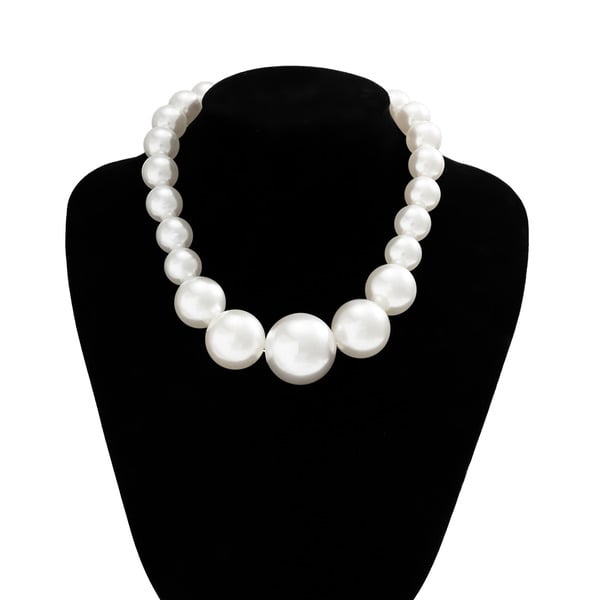 Classic/Elegant Pearl Necklace