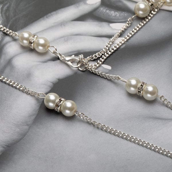 Elegant Pearl/Rhinestone Back Necklaces For Bride
