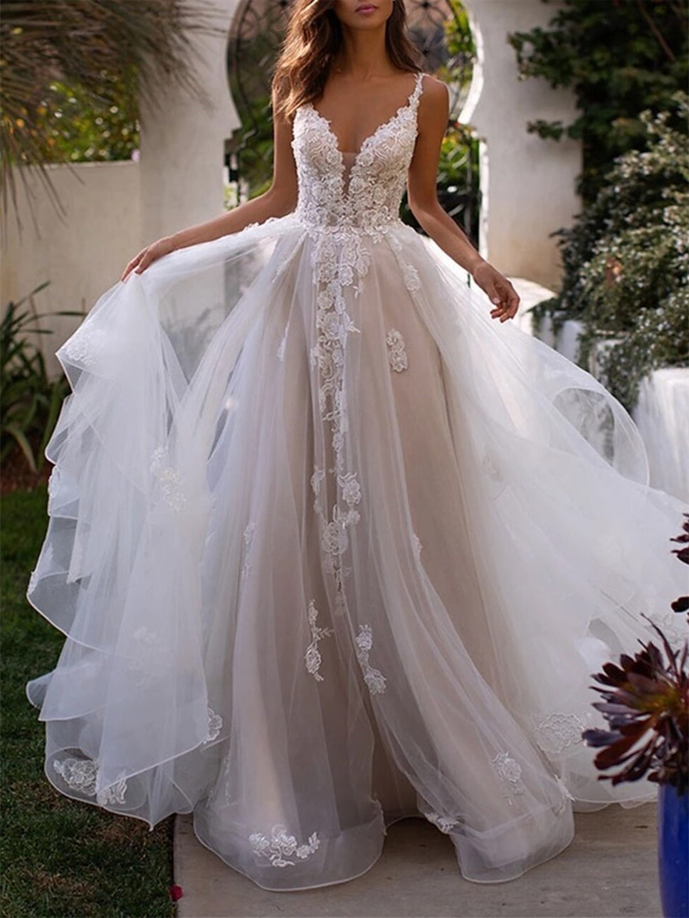 A-Line/Princess Sweetheart Wedding Dress Spaghetti Straps with Appliqu - Mondressy A-Line/Princess Sweetheart Wedding Dress Spaghetti Straps with Appliqu - Mondressy