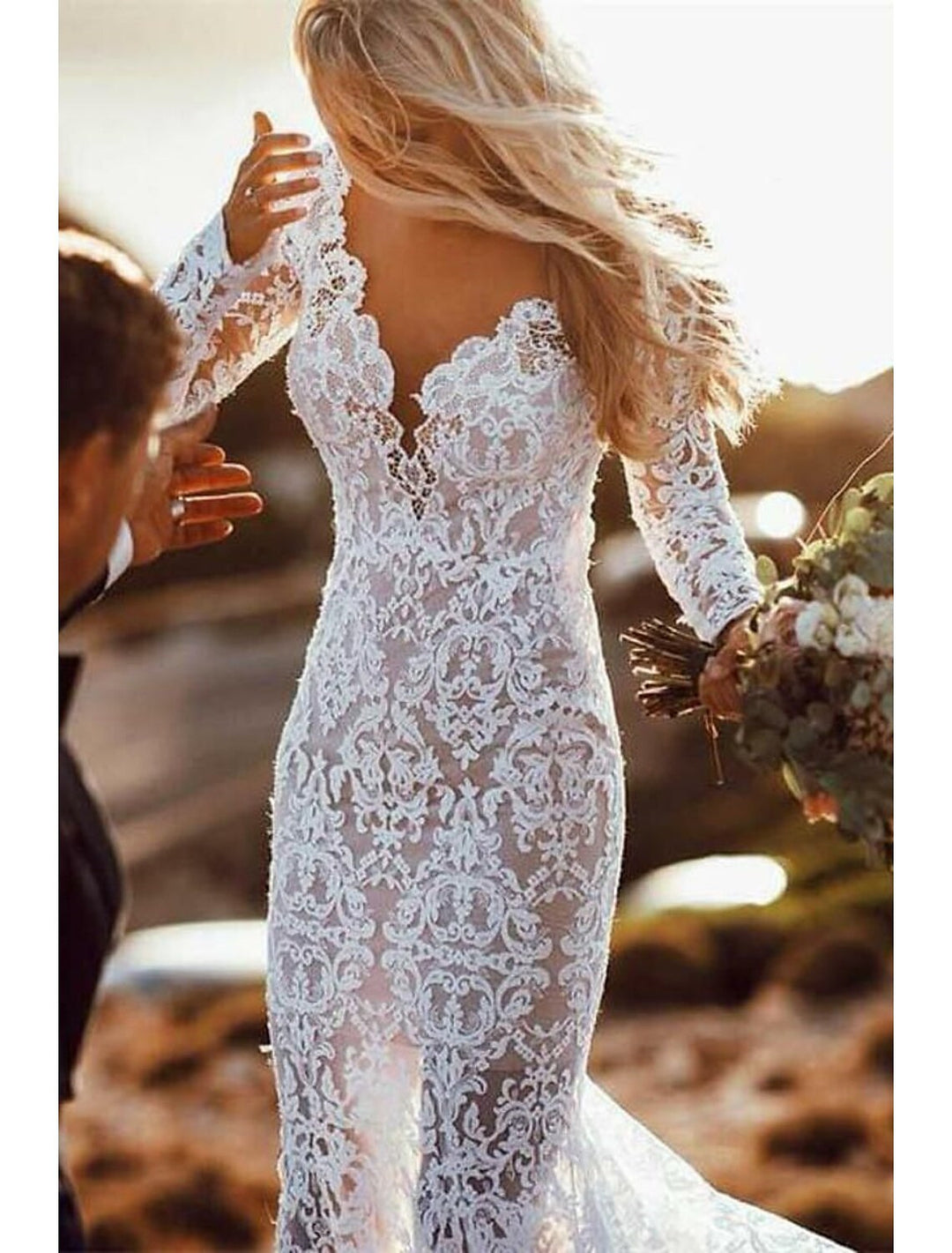 Mermaid / Trumpet V-Neck Long Sleeves Wedding Dresses Court Train with Appliques