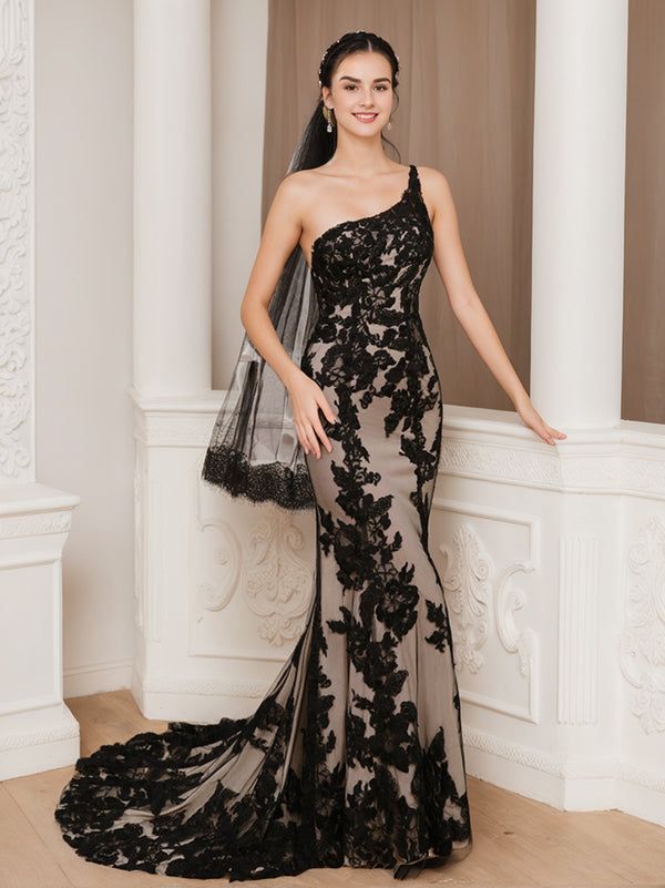 One-shoulder black wedding dress in a mermaid silhouette