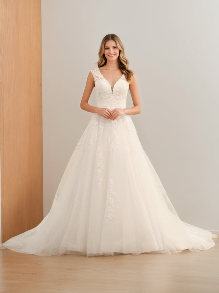 Ball Gown V-Neck Sleeveless Tulle Wedding Dresses with Applique & Beading