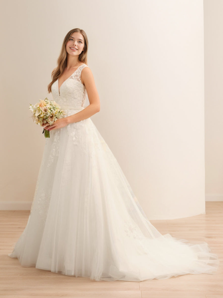 Ball Gown V-Neck Sleeveless Tulle Wedding Dresses with Applique & Beading