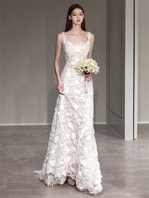 A-Line/Princess Scoop Sleeveless Sweep Train Wedding Dresses with Lace Appliques