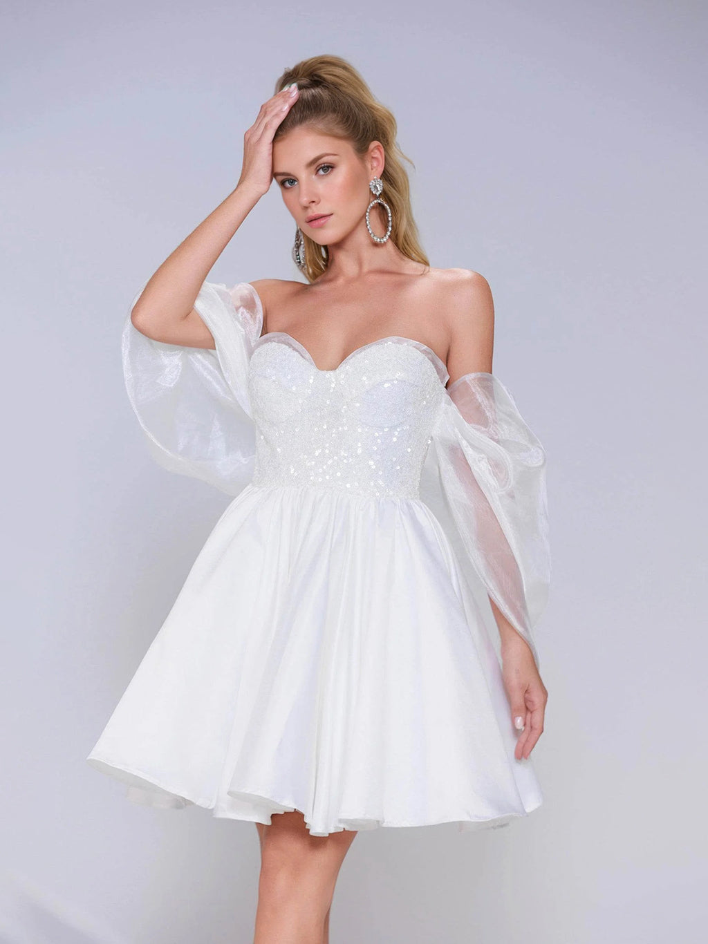 A-Line/Princess Off-the-Shoulder Short/Mini Little White Dresses with Sequins