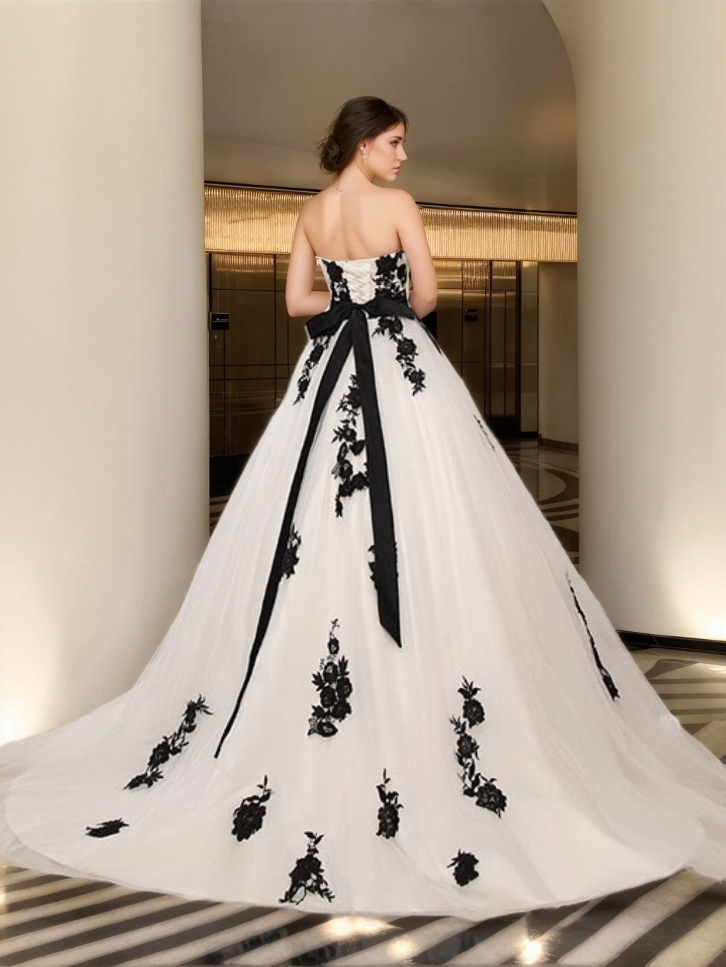 Ball Gown Sweetheart Sleeveless Sweep Train Wedding Dresses with Lace Appliques & Bow