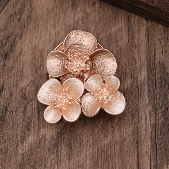 High-end Elegant Enamel Flower Magnetic Alloy Brooch Accessories