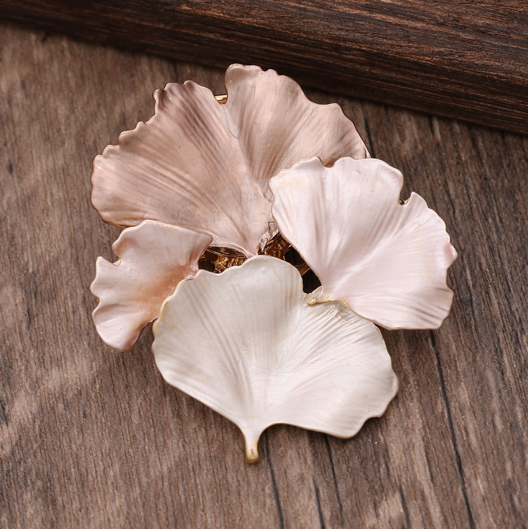 High-end Elegant Enamel Flower Magnetic Alloy Brooch Accessories