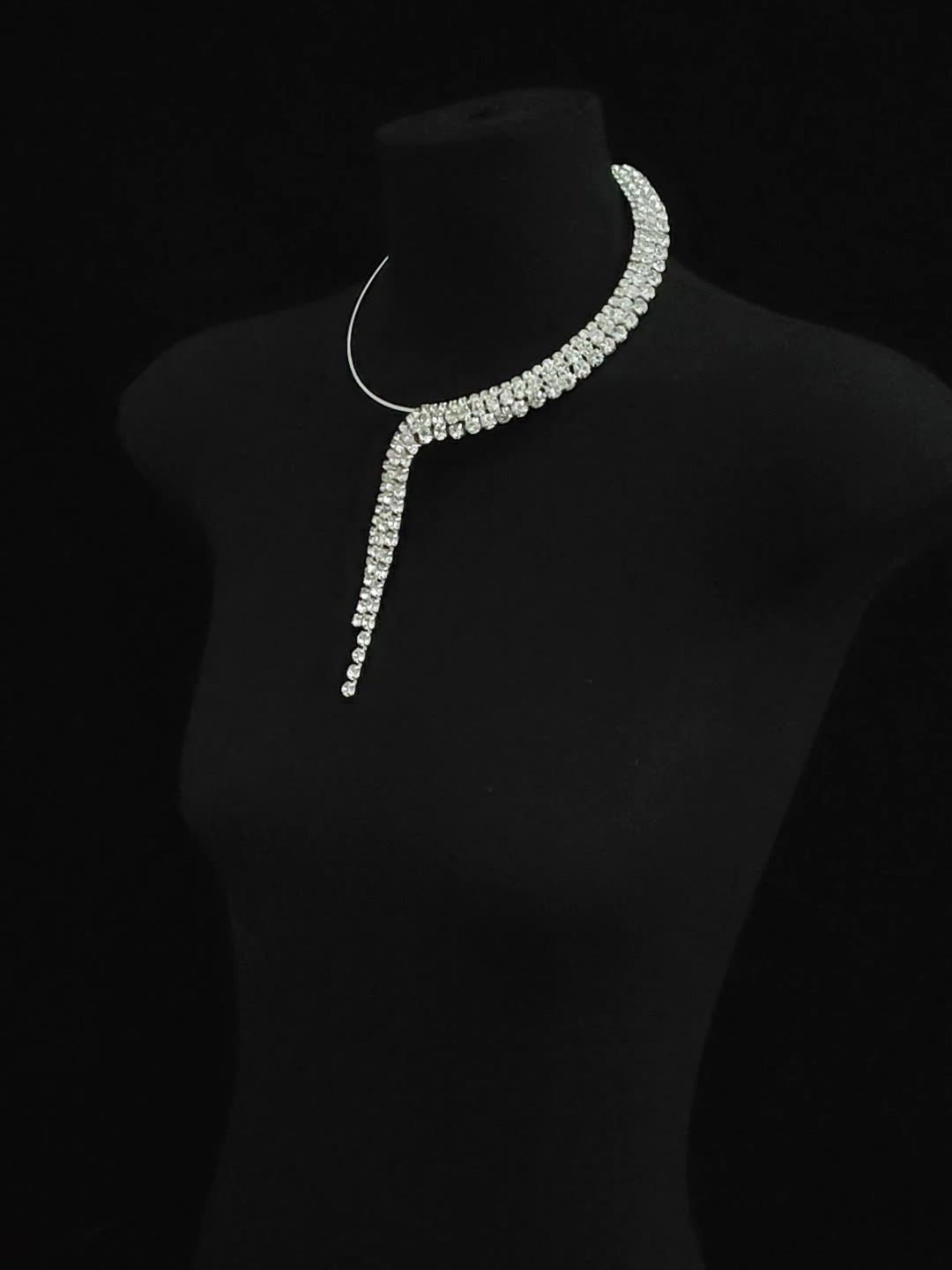 Delicate Fashion Asymmetric Diamonds Elegant Necklace