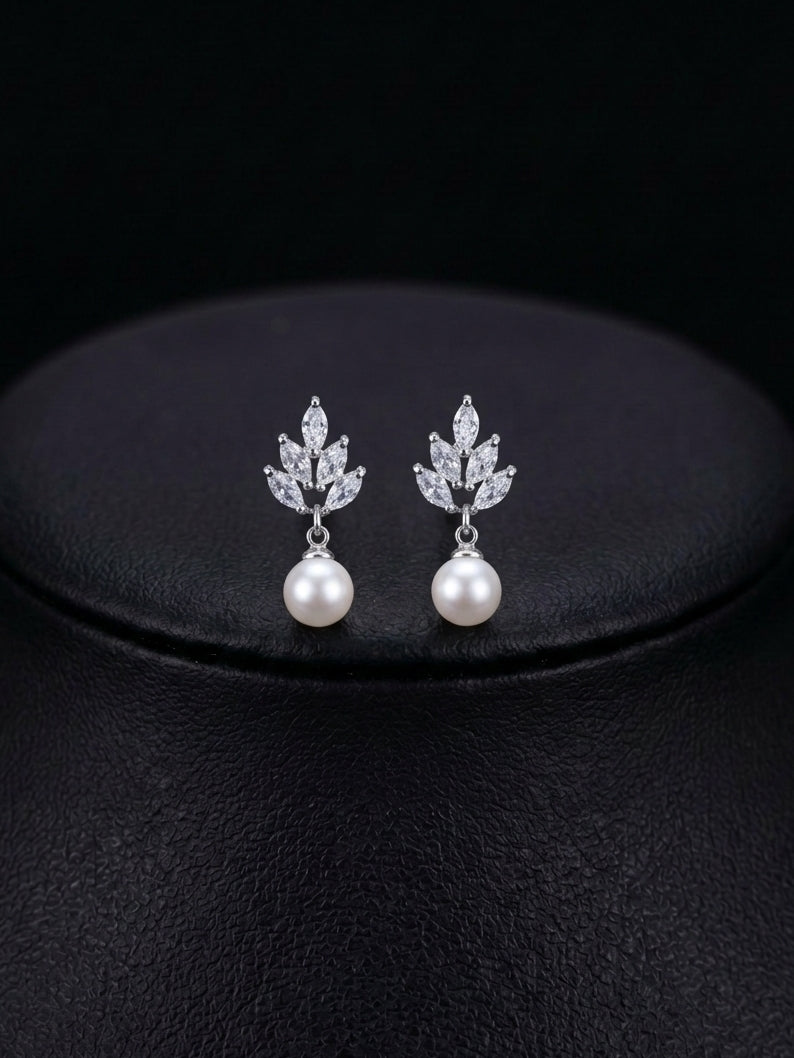 Elegant Pearl/Rhinestone Drop Earrings