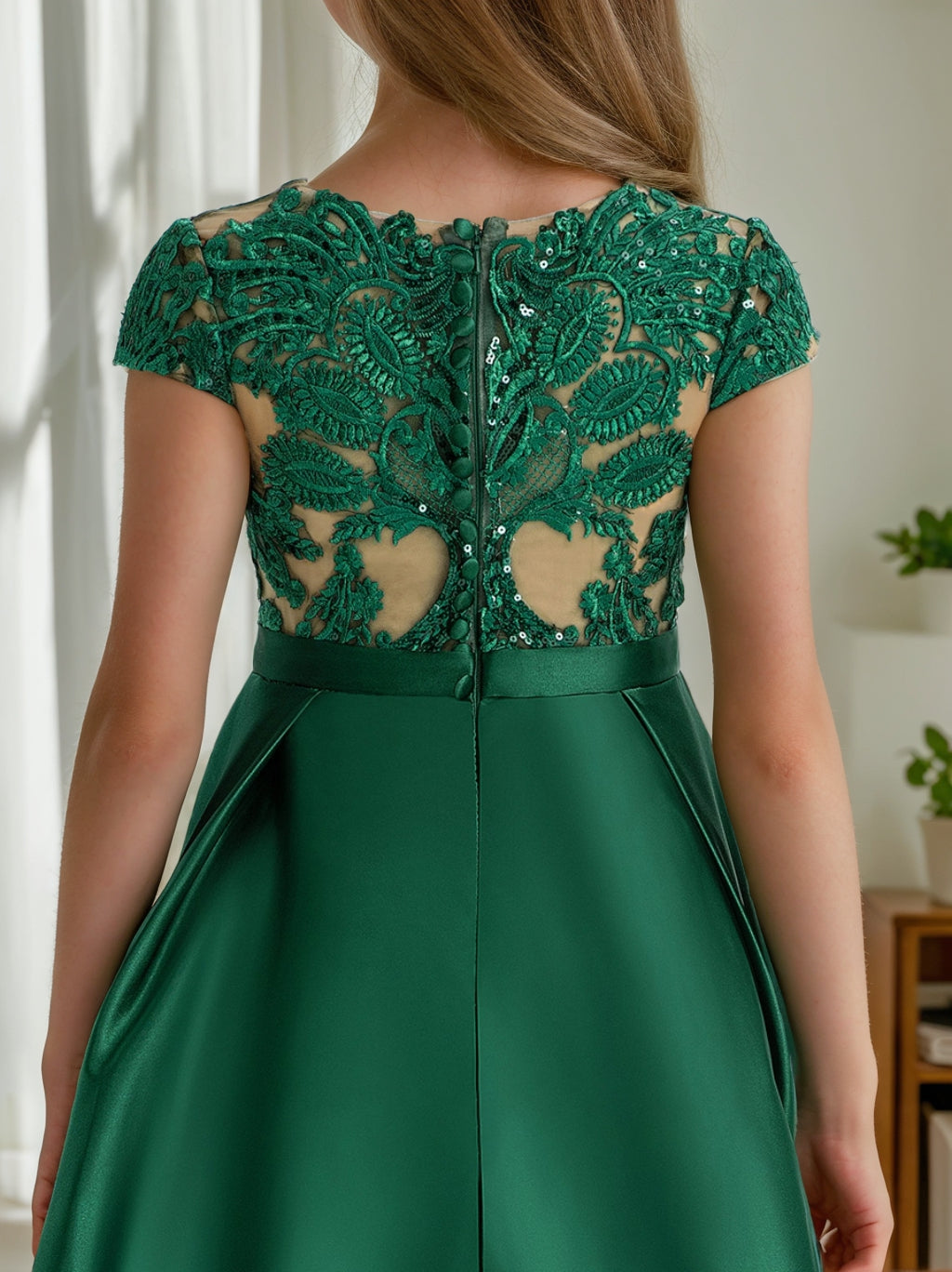A-Line/Princess Short Sleeves Lace Junior Bridesmaid Dresses with Appliques, Dark Green