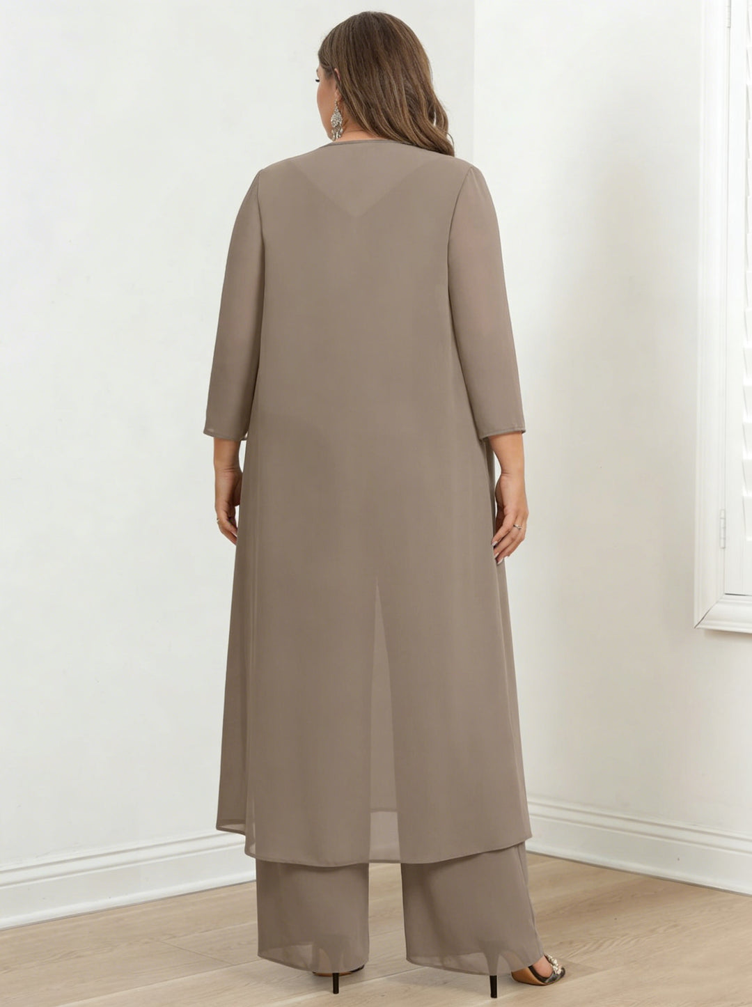 Chiffon Round Neck Floor-Length Plus Size Mother Of The Bride Pantsuits With Jacket & Applique