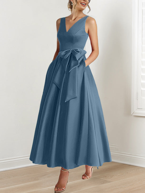A-Line/Princess V-Neck Sleeveless Floor-Length Velvet Mother of the Bride Dresses main image 1