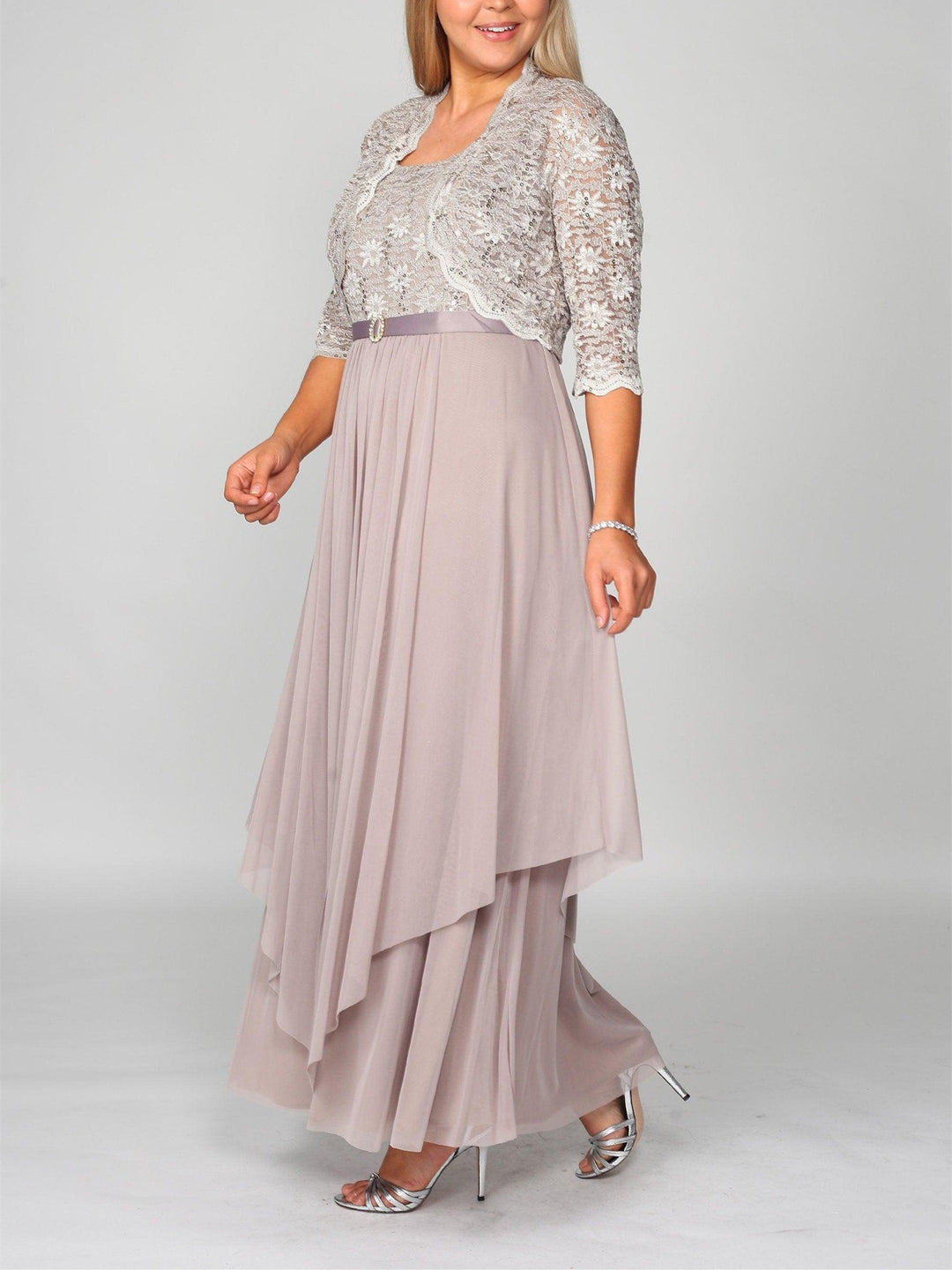 A-Line/Princess Scoop Neck 3/4 Length Sleeves Plus Size Mother of the Bride Dresses with Lace