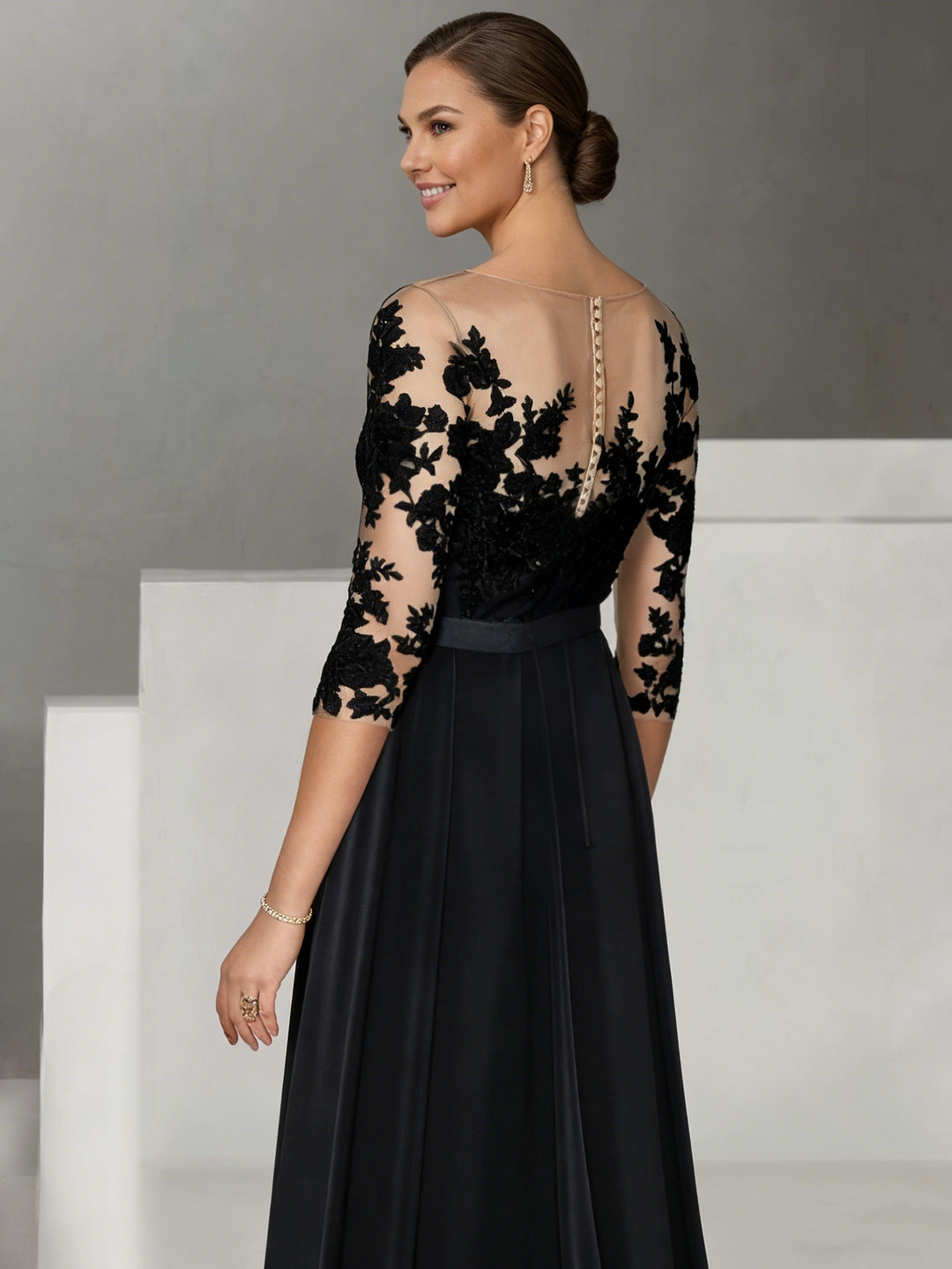 A-Line/Princess Jewel Neck 3/4 Length Sleeves Floor-Length Plus Size Mother of the Bride & Groom Dresses