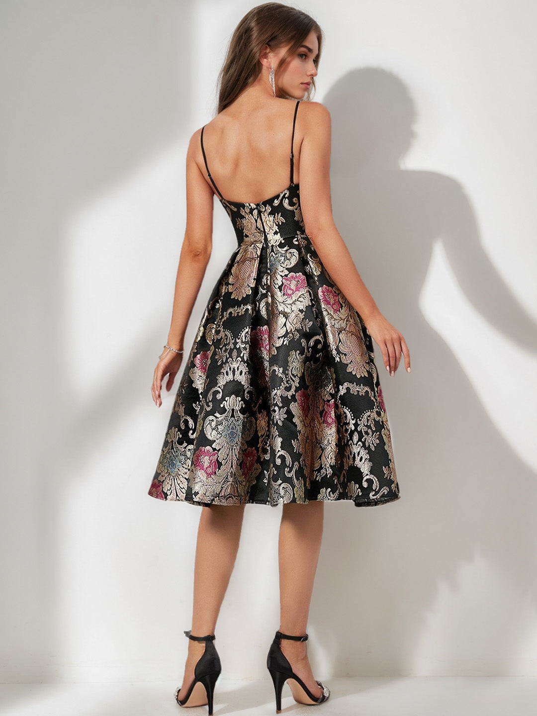 A-Line/Princess Spaghetti Straps Sleeveless Knee-Length Backless Printed Floral Pleated Mother of the Bride Dresses