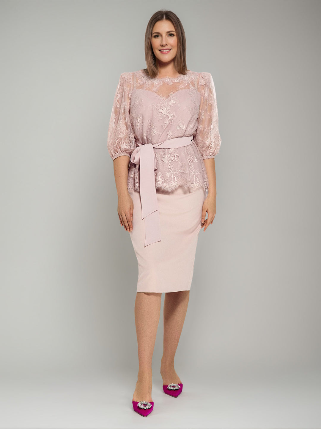Plus Size Mother of the Bride Dresses 2026 Elegant Lace Puff Sleeve Knee-Length Pencil Dress with Waist Tie Blush Pink Formal Wedding Guest Outfit Plus Size Mother of the Bride Dresses 2026 Elegant Lace Puff Sleeve Knee-Length Pencil Dress with Waist Tie Blush Pink Formal Wedding Guest Outfit