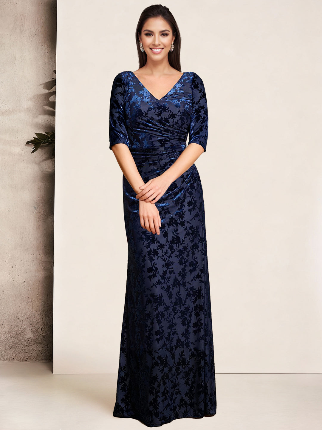 Sheath/Column V-Neck Velvet Floral Mother of the Bride Dresses Pleated