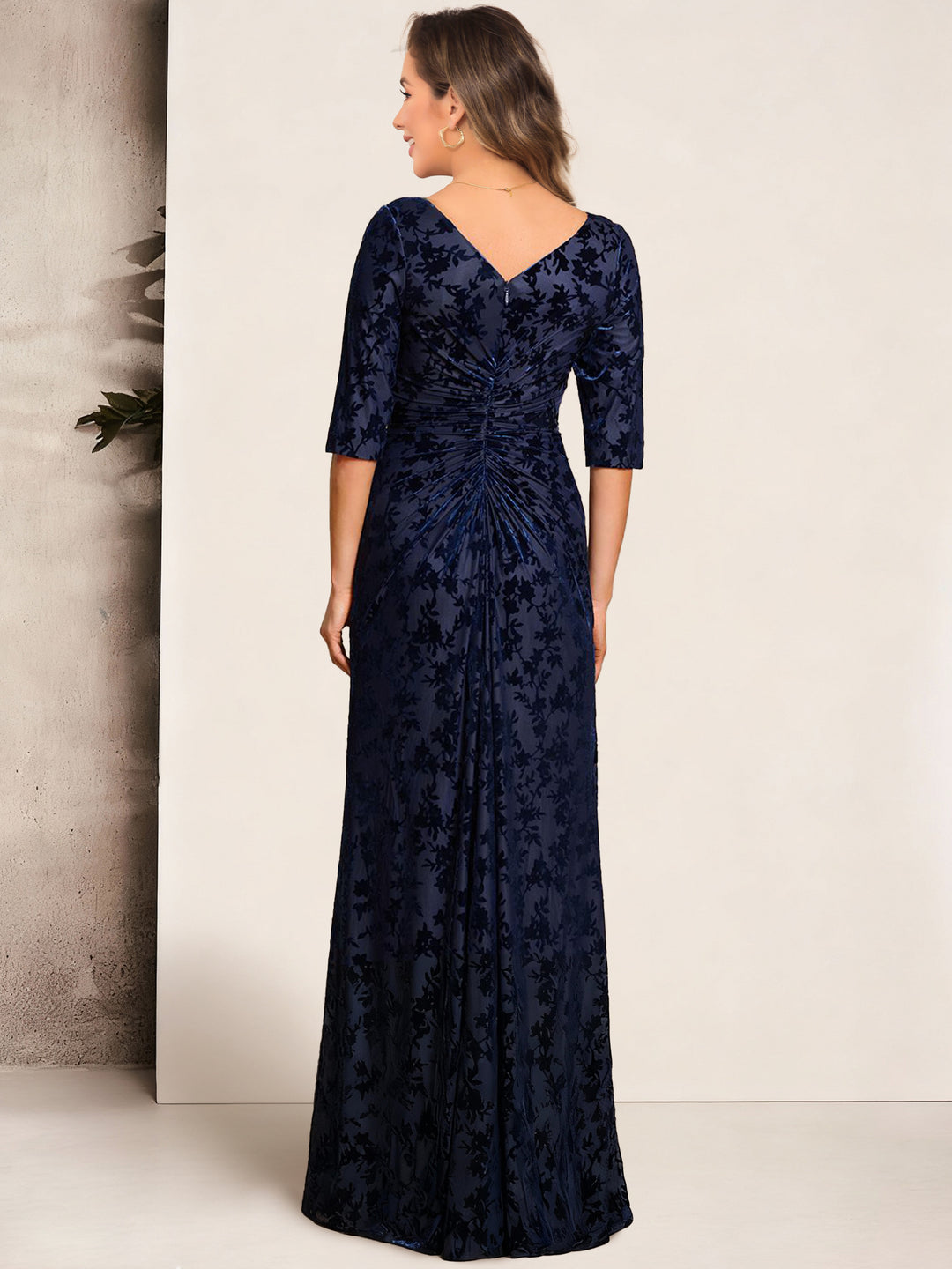 Sheath/Column V-Neck Velvet Floral Mother of the Bride Dresses Pleated