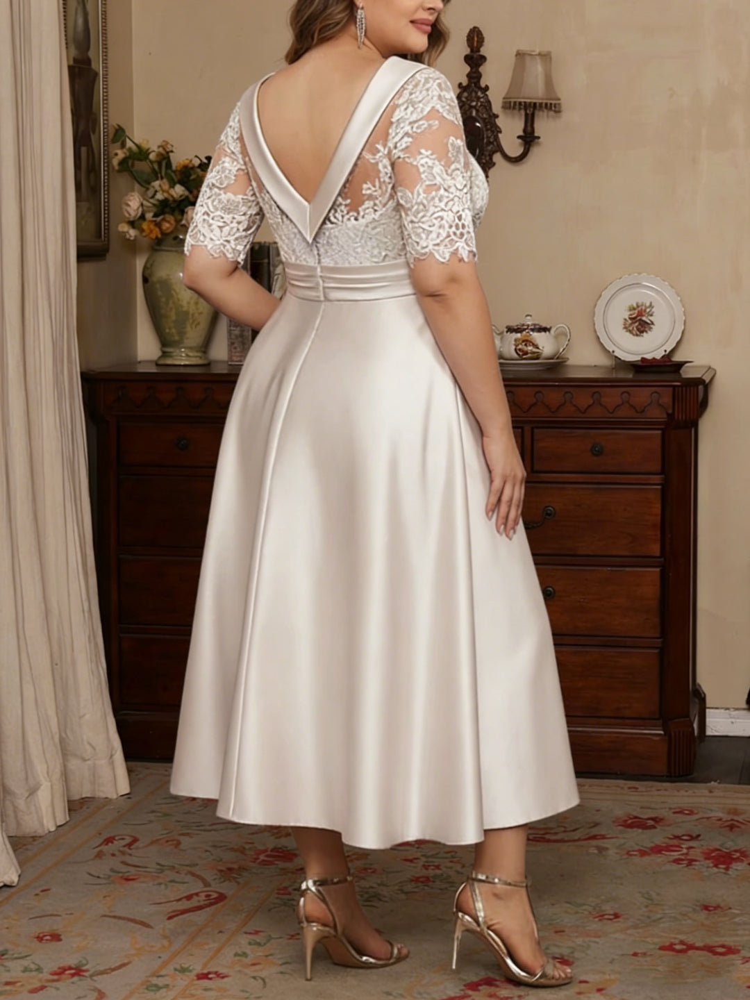 A-Line/Princess Scoop Satin Plus Size Mother of the Bride Dresses Lace Half Sleeves Tea-Length