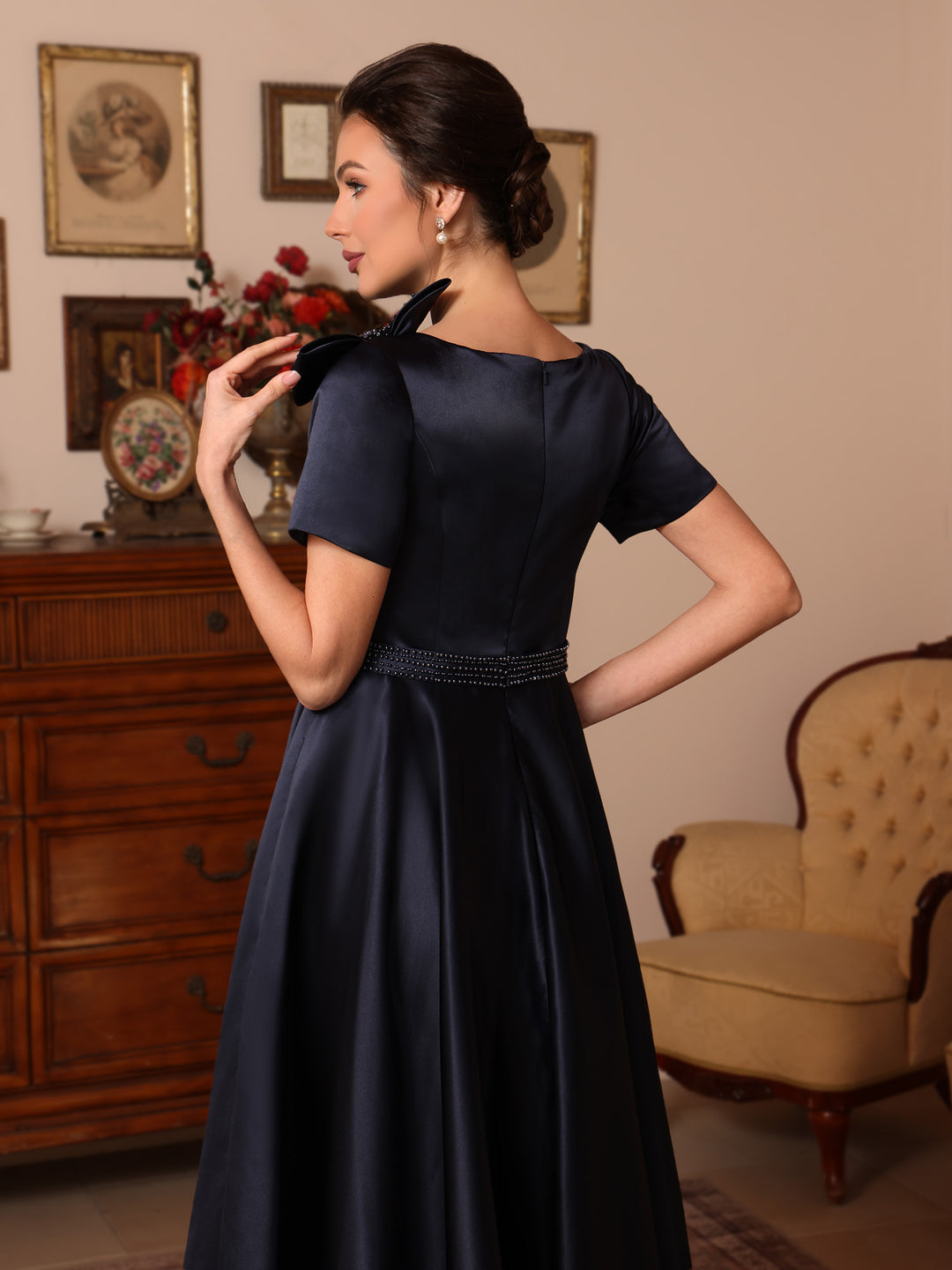 A-Line/Princess Scoop Satin Mother of the Bride Dresses Tea-Length Short Sleeves Beading Bowknot