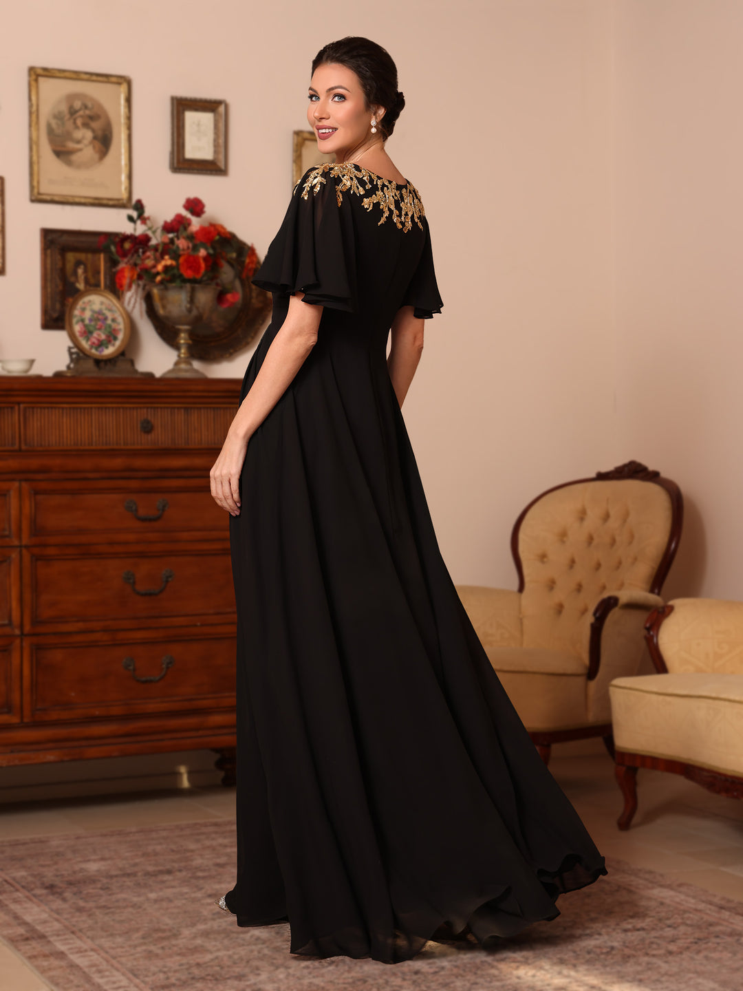 A-Line/Princess V-Neck Chiffon Mother of the Bride Dresses Appliques Floor-Length Short Sleeves Ruffles