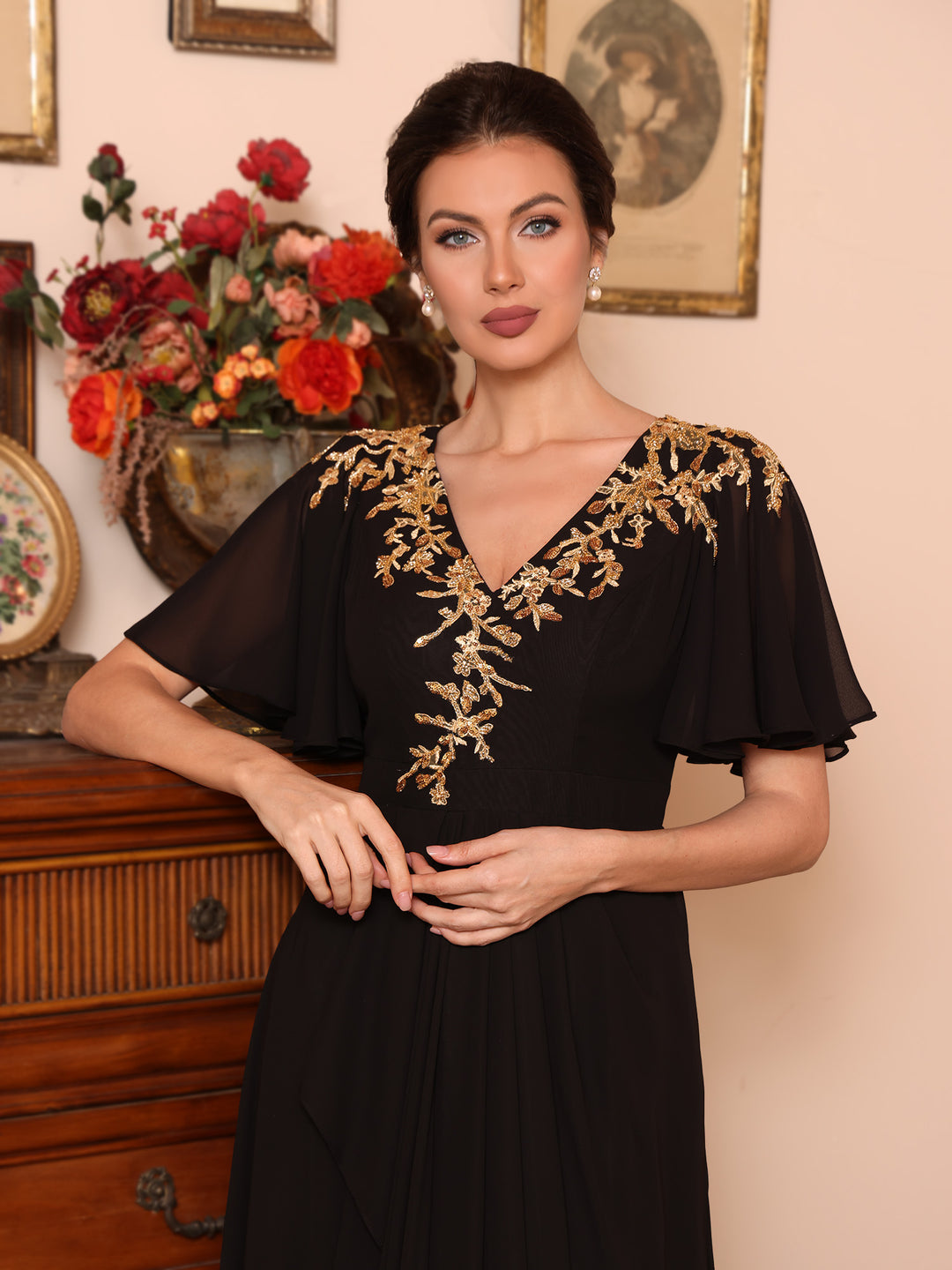 A-Line/Princess V-Neck Chiffon Mother of the Bride Dresses Appliques Floor-Length Short Sleeves Ruffles