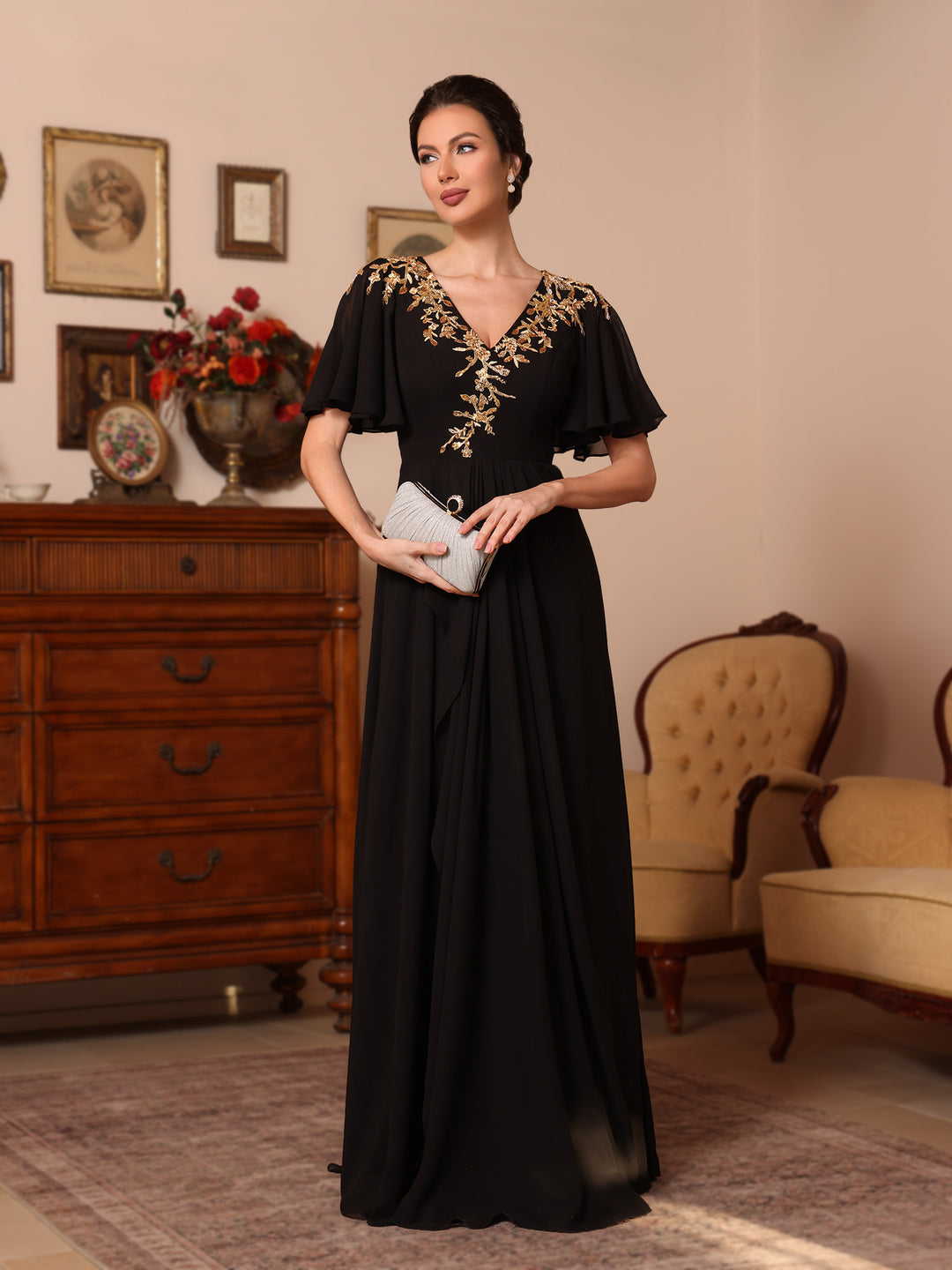 A-Line/Princess V-Neck Chiffon Mother of the Bride Dresses Appliques Floor-Length Short Sleeves Ruffles