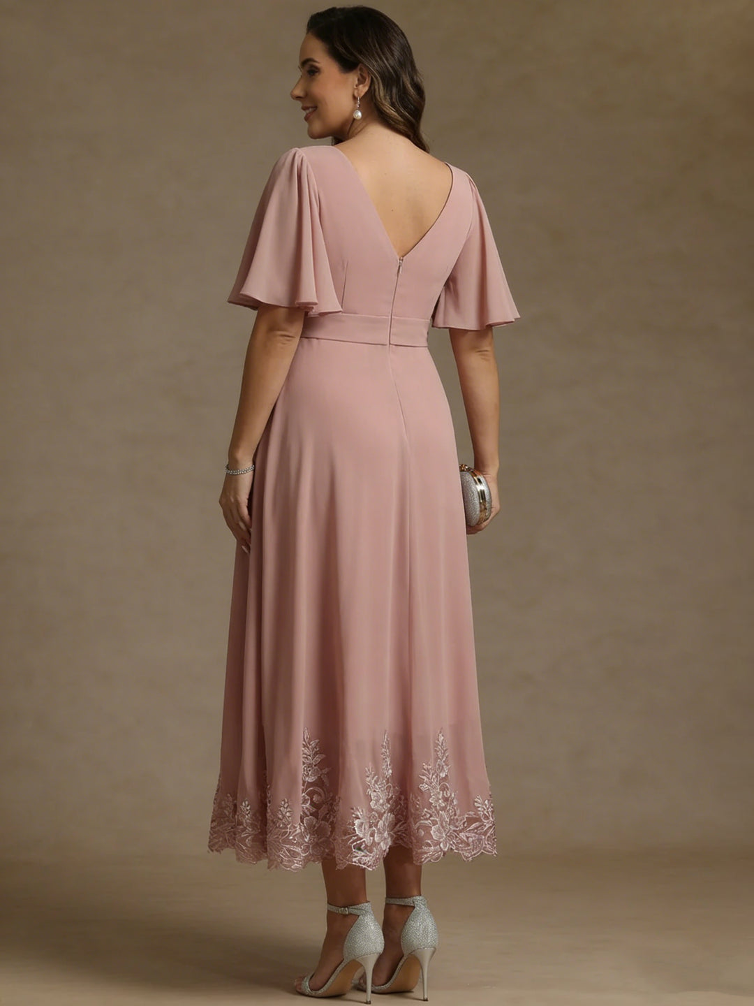 A-Line/Princess V Neck Mother of the Bride Dresses Short Sleeves Chiffon Lace Tea Length with Sash