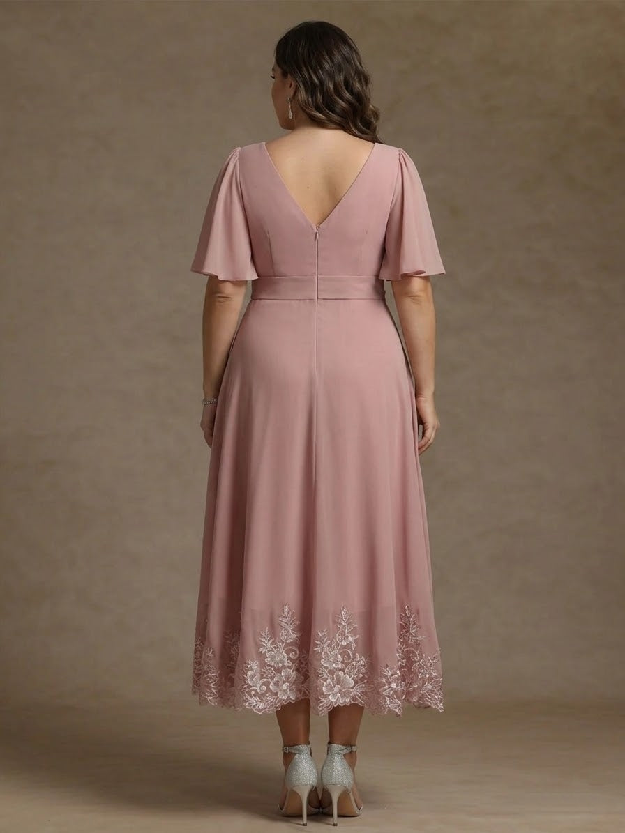 A-Line/Princess V Neck Plus Size Mother of the Bride Dresses Short Sleeves Chiffon Lace Tea Length with Sash
