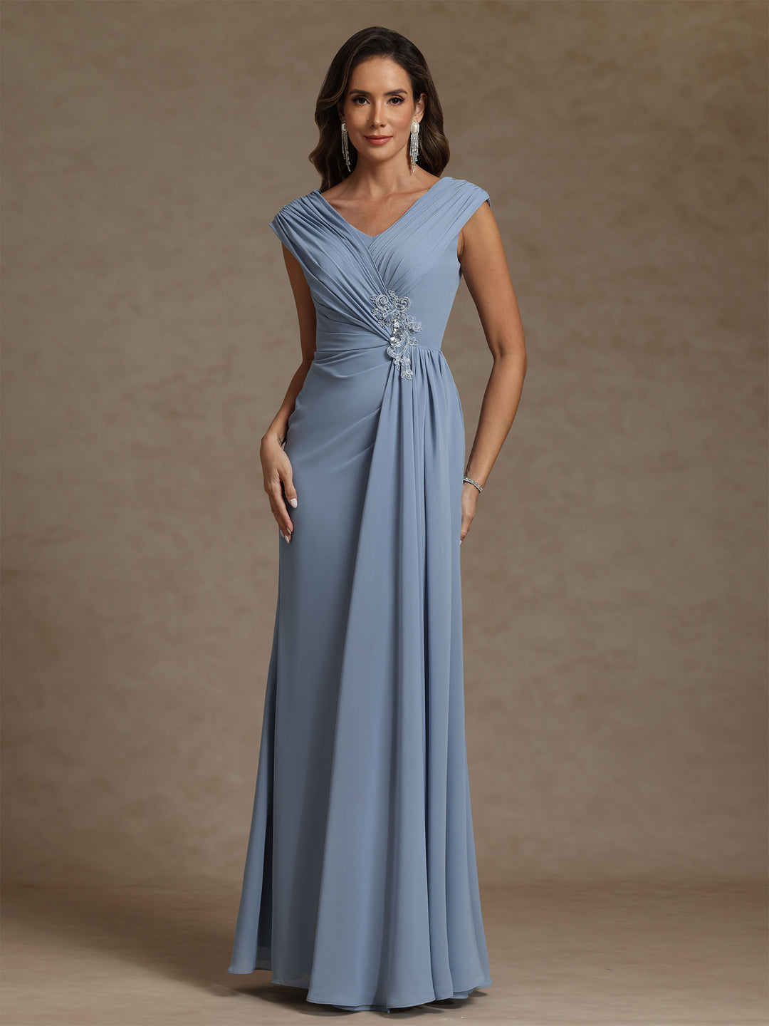 Sheath/Column V-Neck Chiffon Mother of the Bride Dressese Floor-Length Ruched Sleeveless Appliques