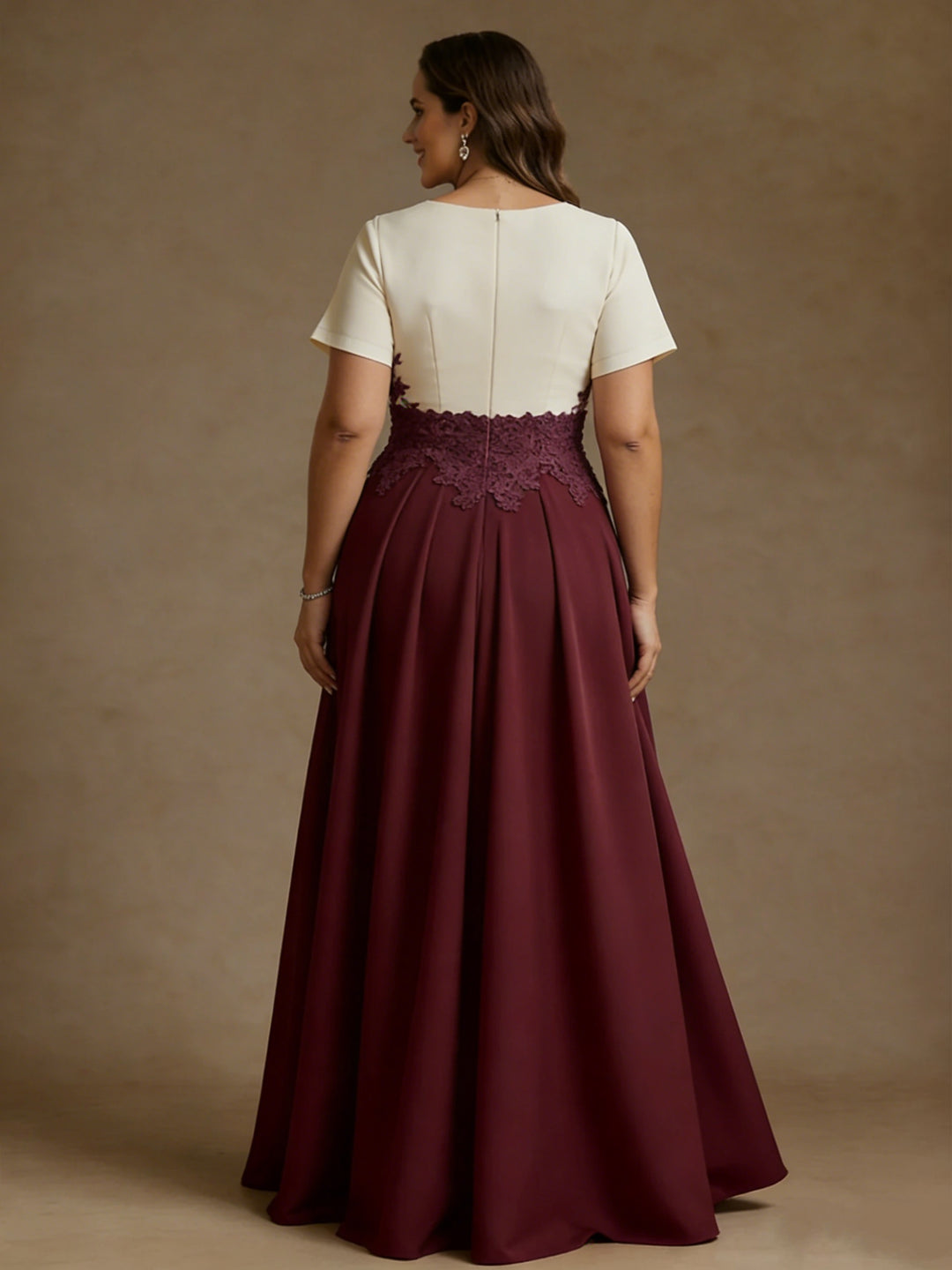 A-Line/Princess V-Neck Stretch Satin Plus Size Mother of the Bride Dresses with Split Side Lace Floor-Length Short Sleeves