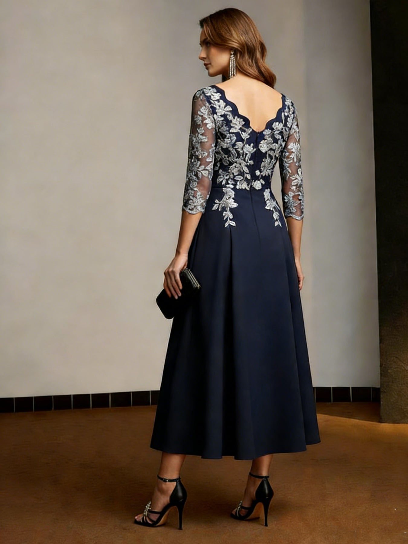 A-Line/Princess V-Neck Stretch Satin Mother of the Bride Dresses Lace ...