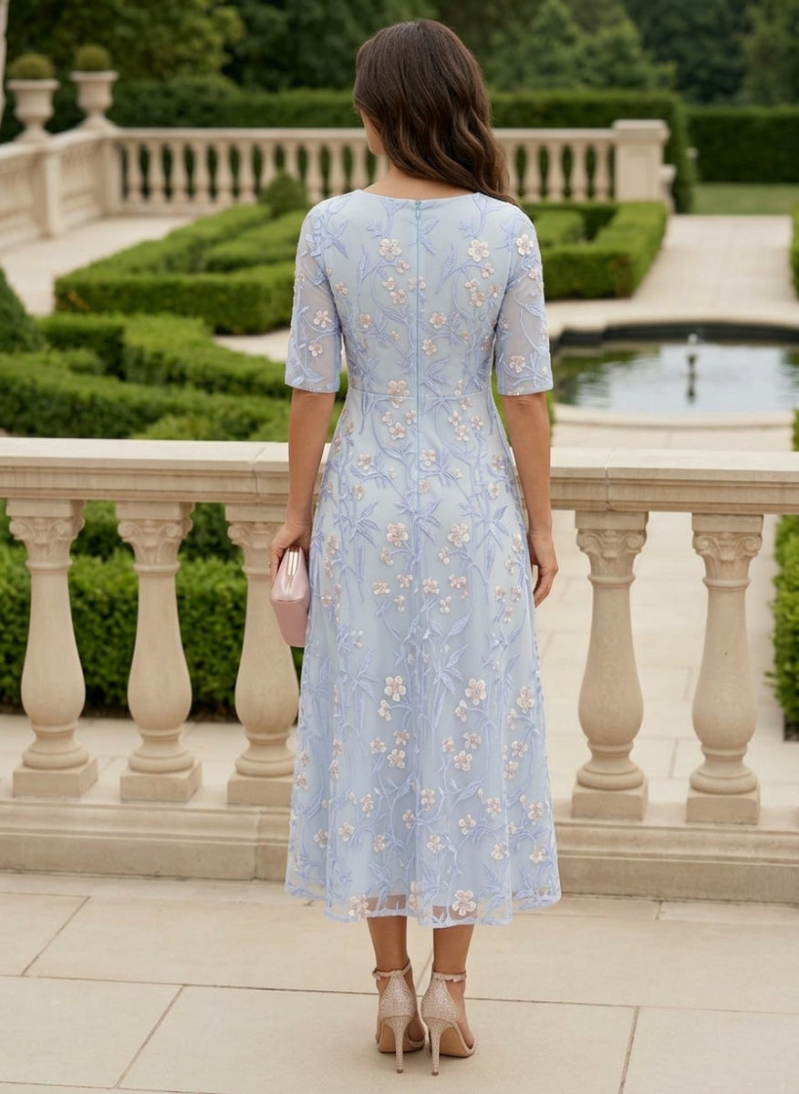 A-Line/Princess V-Neck Embroidery Mother of the Bride Dresses Floral Half Sleeves Tea-Length