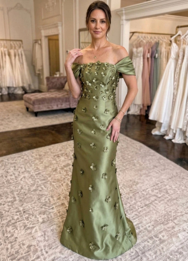 Trumpet/Mermaid Off-the-Shoulder Satin Mother of the Bride Dresses with 3D Flowers Floor-Length Floral Sleeveless