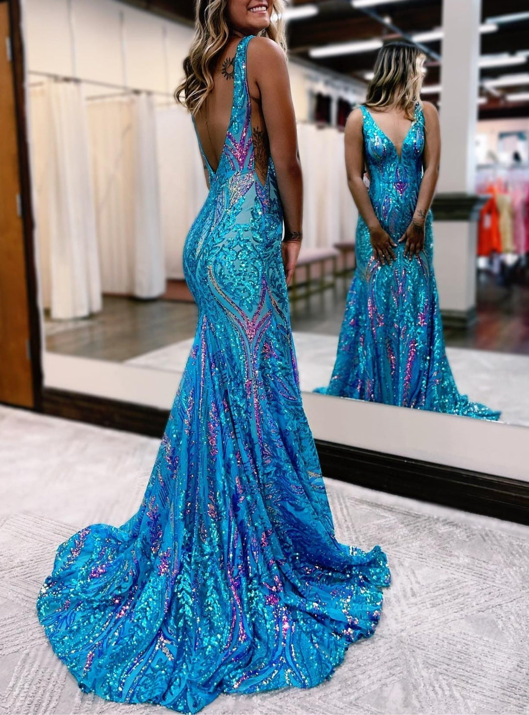 Sparkly Trumpet/Mermaid V-Neck Sleeveless Floor-length Long Prom Dresses with Sequins