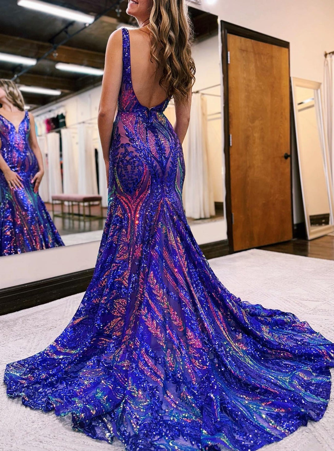 Purple Trumpet/Mermaid V-Neck Sleeveless Floor-length Long Prom Dresses with Sequins